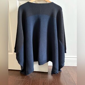 BNWOT - LULULEMON CAPE/PONCHO “It All Lines Up” Poncho - OS in Black / True Navy